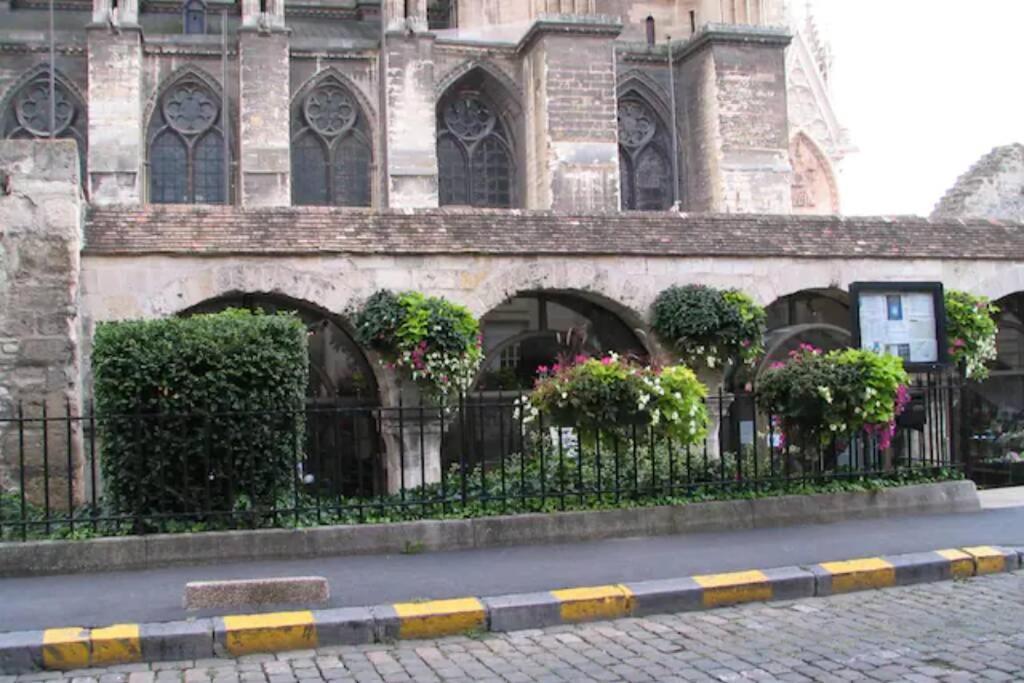 ランスHyper Centre Cathedraleアパートメント エクステリア 写真